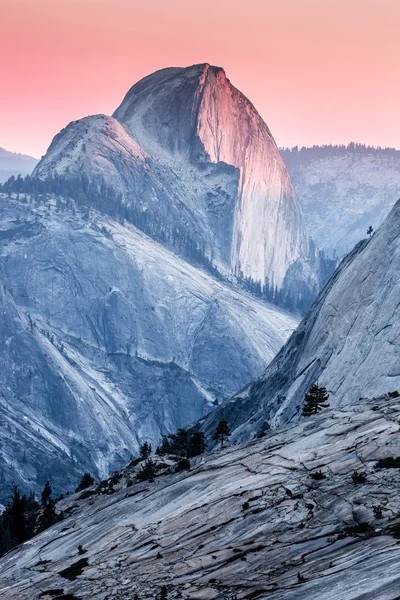 Half Dome zonsondergang, Yosemite National Park — Stockfoto