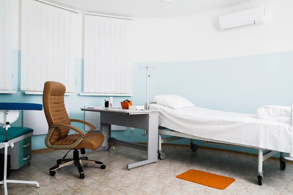 House in the clinic. Doctor's office. Workplace therapist. — Stock Photo, Image