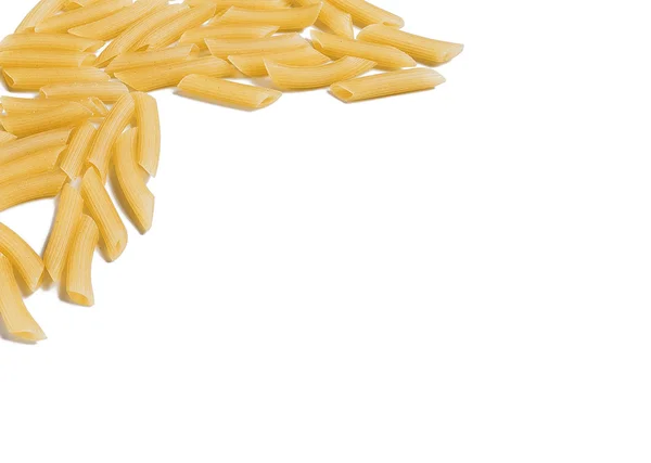 Penne non cotte isolate su fondo bianco — Foto Stock