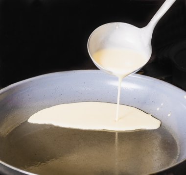 Krep tava üzerinde yapma