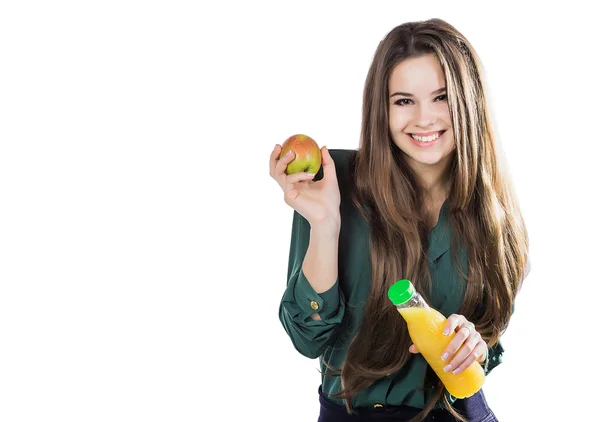 Ragazza sana con acqua e mela dieta sorridente isolato su bianco — Foto Stock