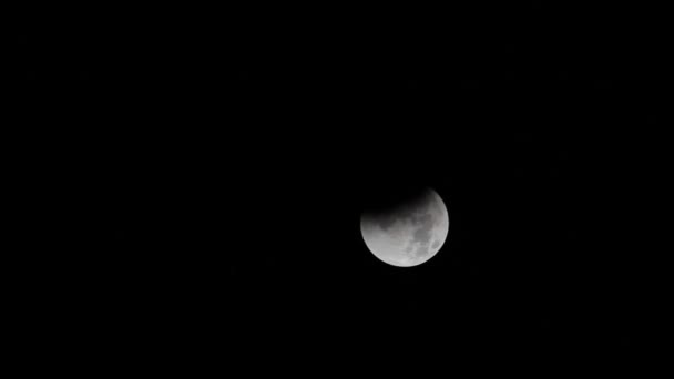 28 September 2015 Maansverduistering. Supermoon grote Bright maan beweegt zich over de nachtelijke hemel. Snelheid x 45. 500 mm. Pack van 3. — Stockvideo