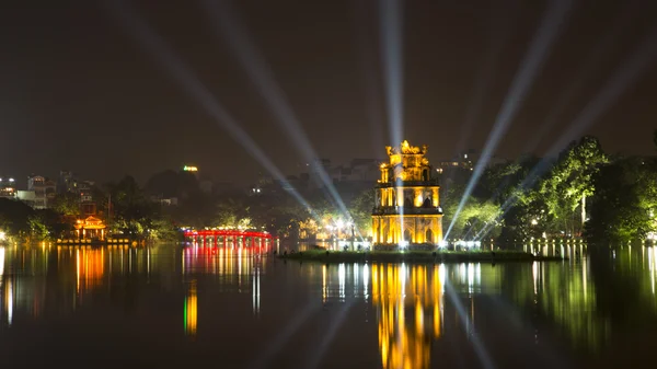 Gece, Ho Guom Vietnamca gölde kılıç