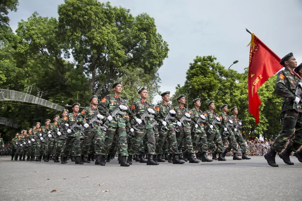 Vietnam army attend a parade at Vietnam National Day September 2 — Stock Photo, Image