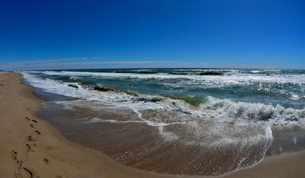 Nova onda, o litoral — Fotografia de Stock