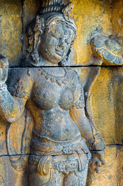 Buda con Loto encarnado en piedra — Foto de Stock