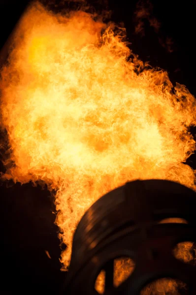 夜の熱気球を熱に炎. — ストック写真