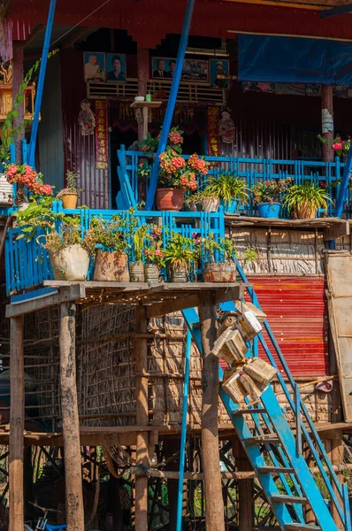 Sweet wooden house on stilts — Stock Photo, Image