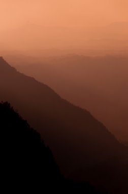 Pembe gölge Dağları