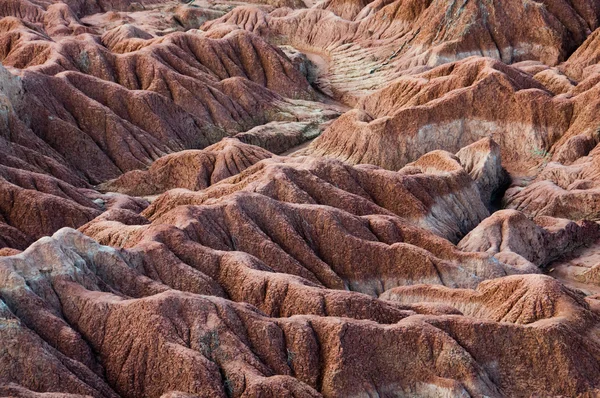 Formación de roca arenisca roja naranja en el desierto de Tatacoa, Huila — Foto de Stock