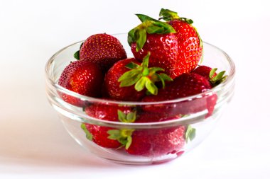 Çilek izole beyaz backgorund üzerinde