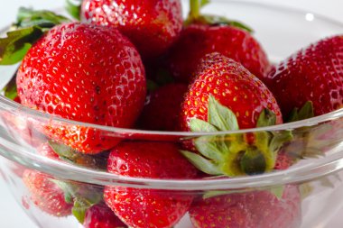 Çilek izole beyaz backgorund üzerinde