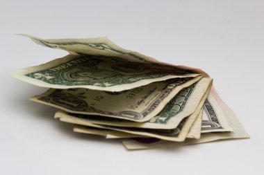 Beyaz arkaplanda dolar