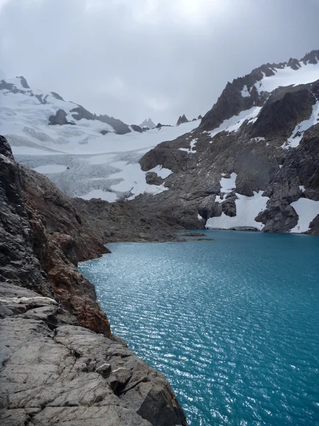 Laguna sucia en parque los glaciares en patagonia — Foto de Stock