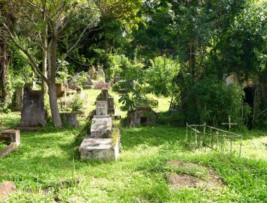 terk edilmiş mezarlıkta eski Cizvit görevler Arjantin kalıntıları