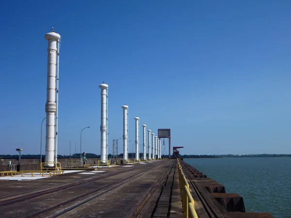 En iyi od Itaipu binacional Barajı rio parana, yolda