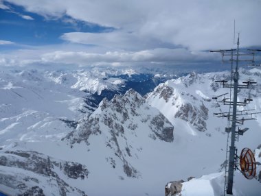 Kış dağ panorama st. Anton am arlberg