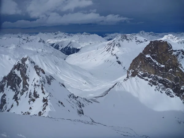 Invierno montaña panorama de st. anton am arlberg — Foto de Stock