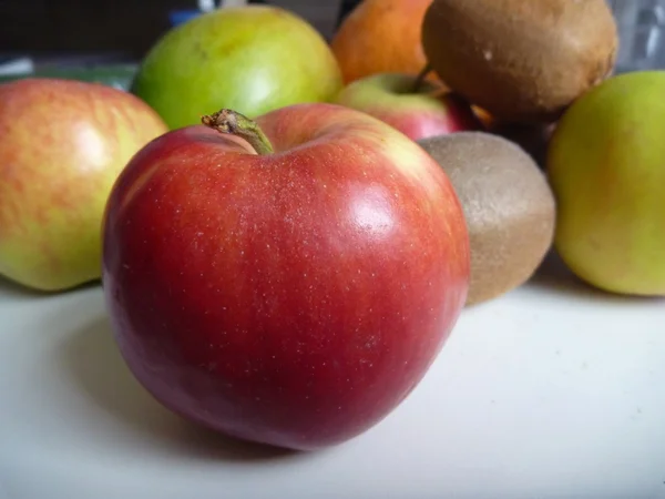 Mistura de fruta fresca e saudável cheia de vitaminas — Fotografia de Stock