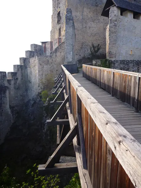 Ponte di legno al castello medievale di Celje — Foto Stock