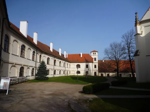 チェコ共和国の Tisnov の修道院のポルタ ・ coelli — ストック写真