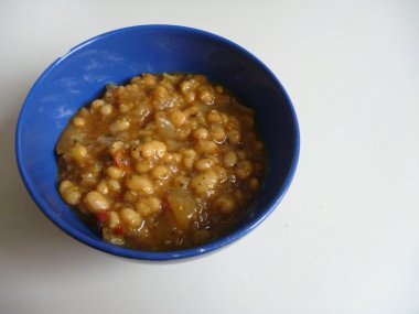 fasulye sebze çorbası ile kase