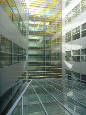 modern ofis buildind cam atrium