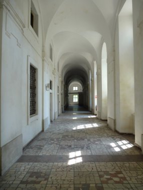 Prag'da bina Invalidovna terk edilmiş iç