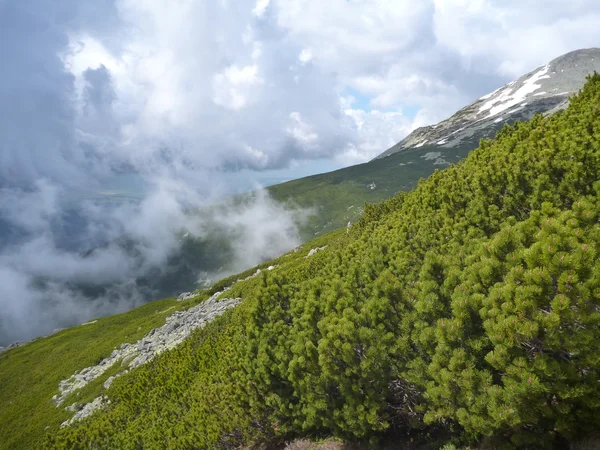 Montañas de Tatry en Eslovaquia en primavera — Foto de Stock