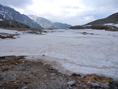 Tatry dağlara bahar Slovakya'da