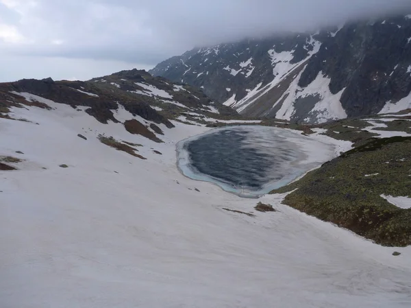 Montañas de Tatry en Eslovaquia en primavera — Foto de Stock