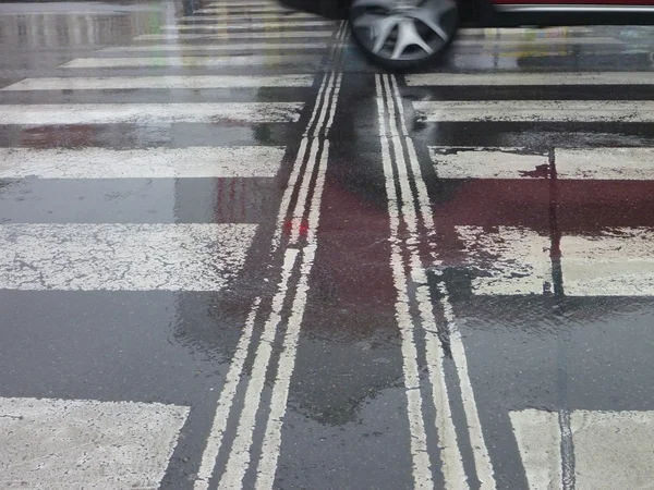 雨の日の濡れたアスファルト — ストック写真