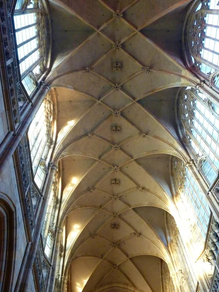 Interior da catedral de santo vithus em Prague — Fotografia de Stock