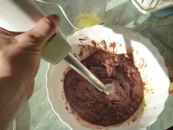 Preparación de pastel de chocolate dulce —  Fotos de Stock