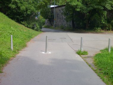 Asfaltlı yol yok acces araçlık bir park