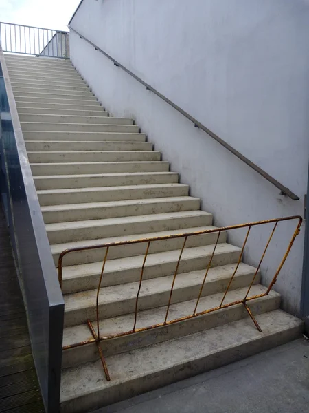 Escalera exterior en un edificio moderno — Foto de Stock