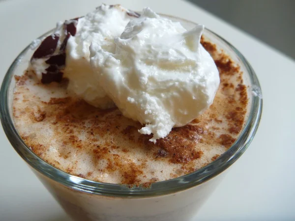 Café latte com espiga branca e creme — Fotografia de Stock