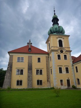 eski bina Doksy chateau