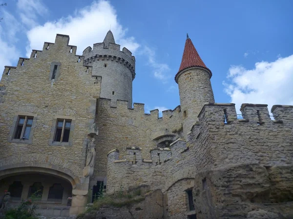 Castelo medieval histórico kokorin na república checa — Fotografia de Stock