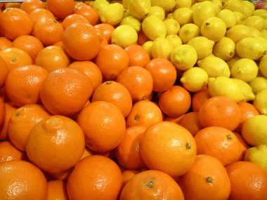 portakal ve sarı limon bir dükkanda