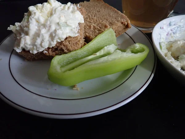 Casse Croûte Frais Base Pain Fromage Servi Dans Une Assiette — Photo