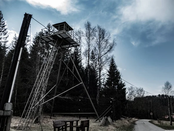 チェコの国境近くにある本物の鉄のカーテンの歴史的記念碑 — ストック写真