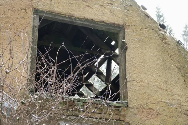 Une Ruine Dangereuse Une Maison Abandonnée Dans Bois — Photo