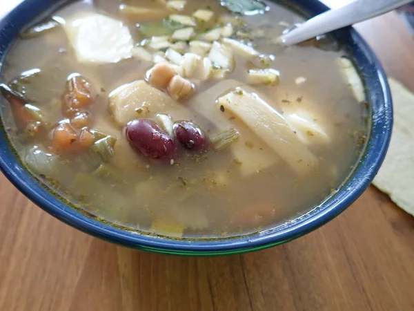 Порция Миске Вкусного Овощного Супа — стоковое фото