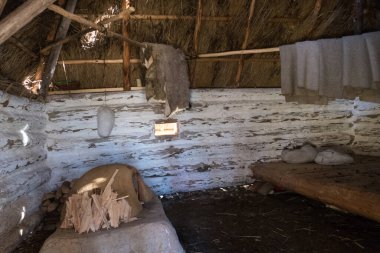 Orta Avrupa 'daki ortaçağ mimari konutlarının tarihi mahkeme kopyası