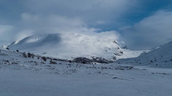 Красивый Снежный Зимний Ландшафт Национального Парка Сарек Шведской Лужайке — стоковое фото