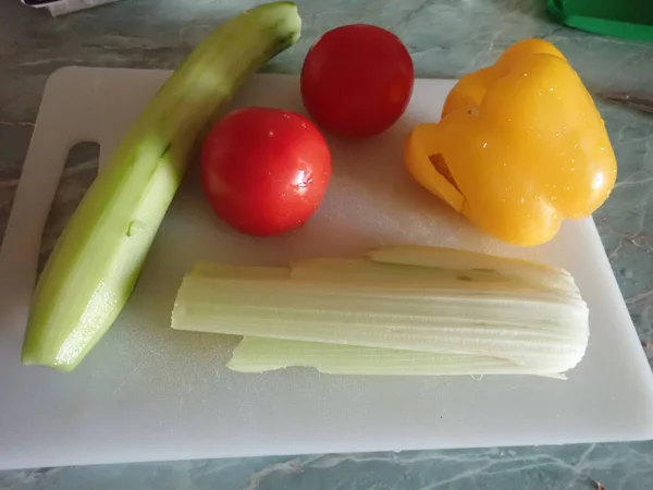 Cutting Vegetables Kitchen Food Preparation — Stock Photo, Image