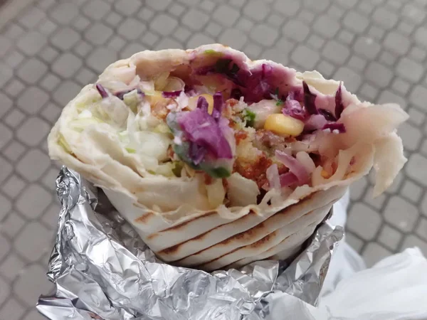 Δρόμο Take Away Fast Food Kebab Τορτίγια Wrap — Φωτογραφία Αρχείου