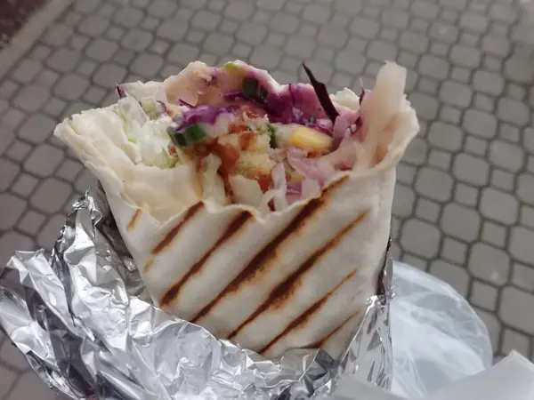 Δρόμο Take Away Fast Food Kebab Τορτίγια Wrap — Φωτογραφία Αρχείου