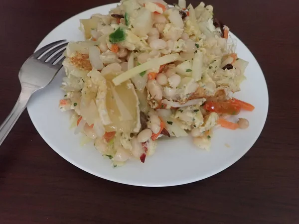 Frische Warme Bohnen Gemüse Und Eier Salat — Stockfoto